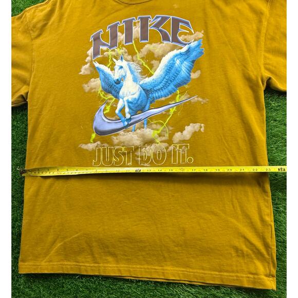 Nike Pegasus Graphic T-Shirt Oversized Fit Yellow Gold Sz S Just Do It Crewneck! - Picture 8 of 9